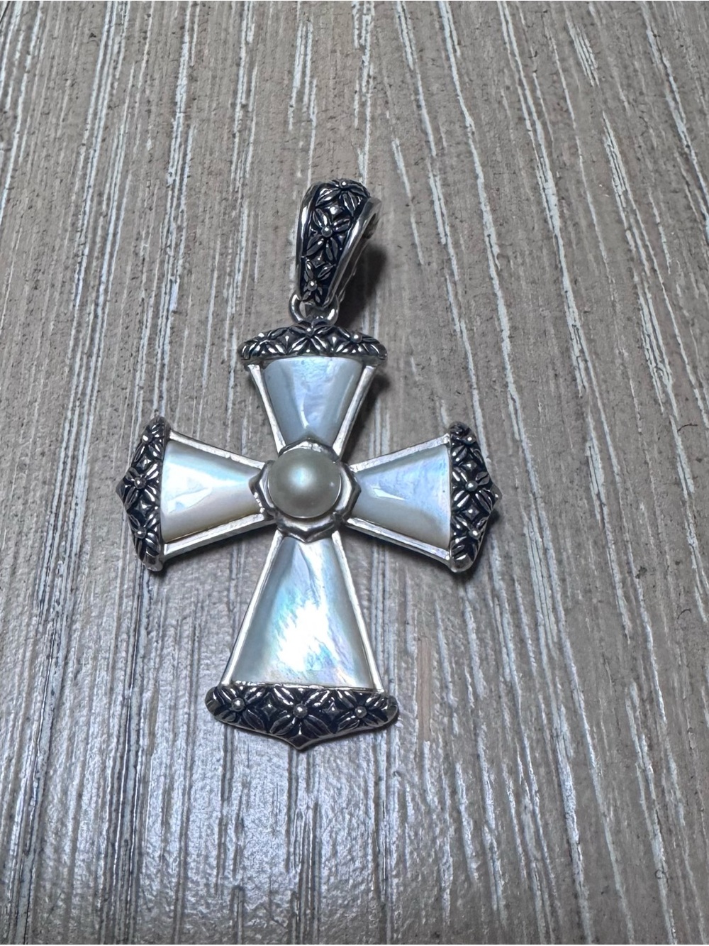 HONORA pearl Sterling Silver Mother-of-Pearl Cross Pendant - White